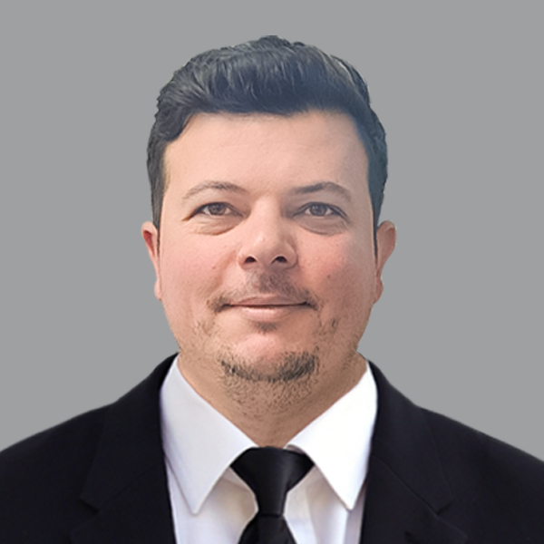 Professional Close Protection Officer in Europe – Expert in VIP security, risk assessment, and personal protection services.